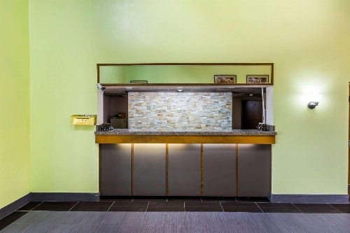 Rodeway Inn Knoxville image 11