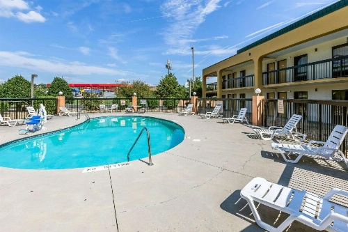 Rodeway Inn Knoxville image 13