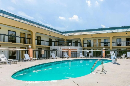Rodeway Inn Knoxville image 24