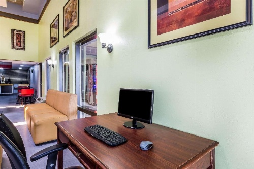 Rodeway Inn Knoxville image 7